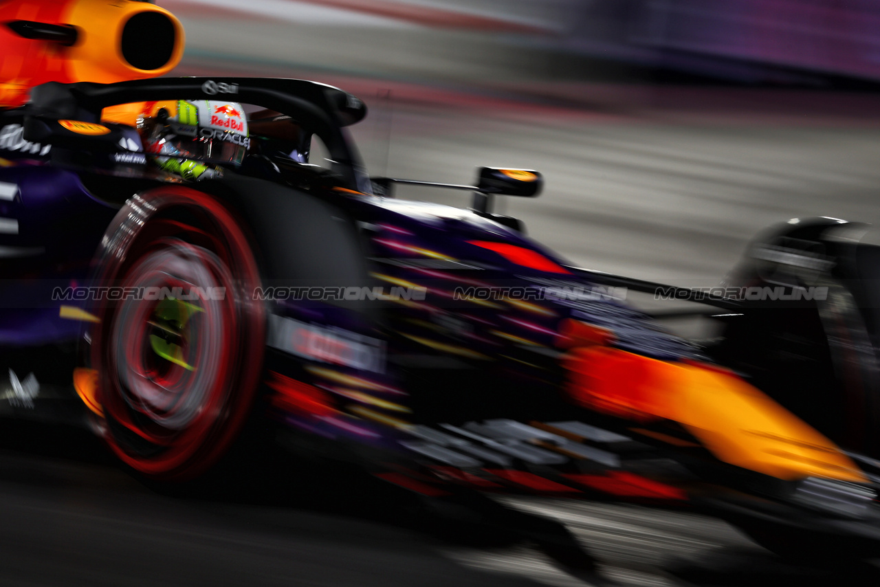 GP LAS VEGAS, Max Verstappen (NLD) Red Bull Racing RB19.

17.11.2023. Formula 1 World Championship, Rd 22, Las Vegas Grand Prix, Las Vegas, Nevada, USA, Qualifiche Day.

 - www.xpbimages.com, EMail: requests@xpbimages.com © Copyright: Coates / XPB Images