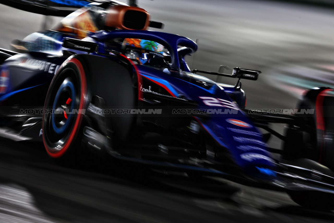 GP LAS VEGAS, Alexander Albon (THA) Williams Racing FW45.

17.11.2023. Formula 1 World Championship, Rd 22, Las Vegas Grand Prix, Las Vegas, Nevada, USA, Qualifiche Day.

 - www.xpbimages.com, EMail: requests@xpbimages.com © Copyright: Coates / XPB Images