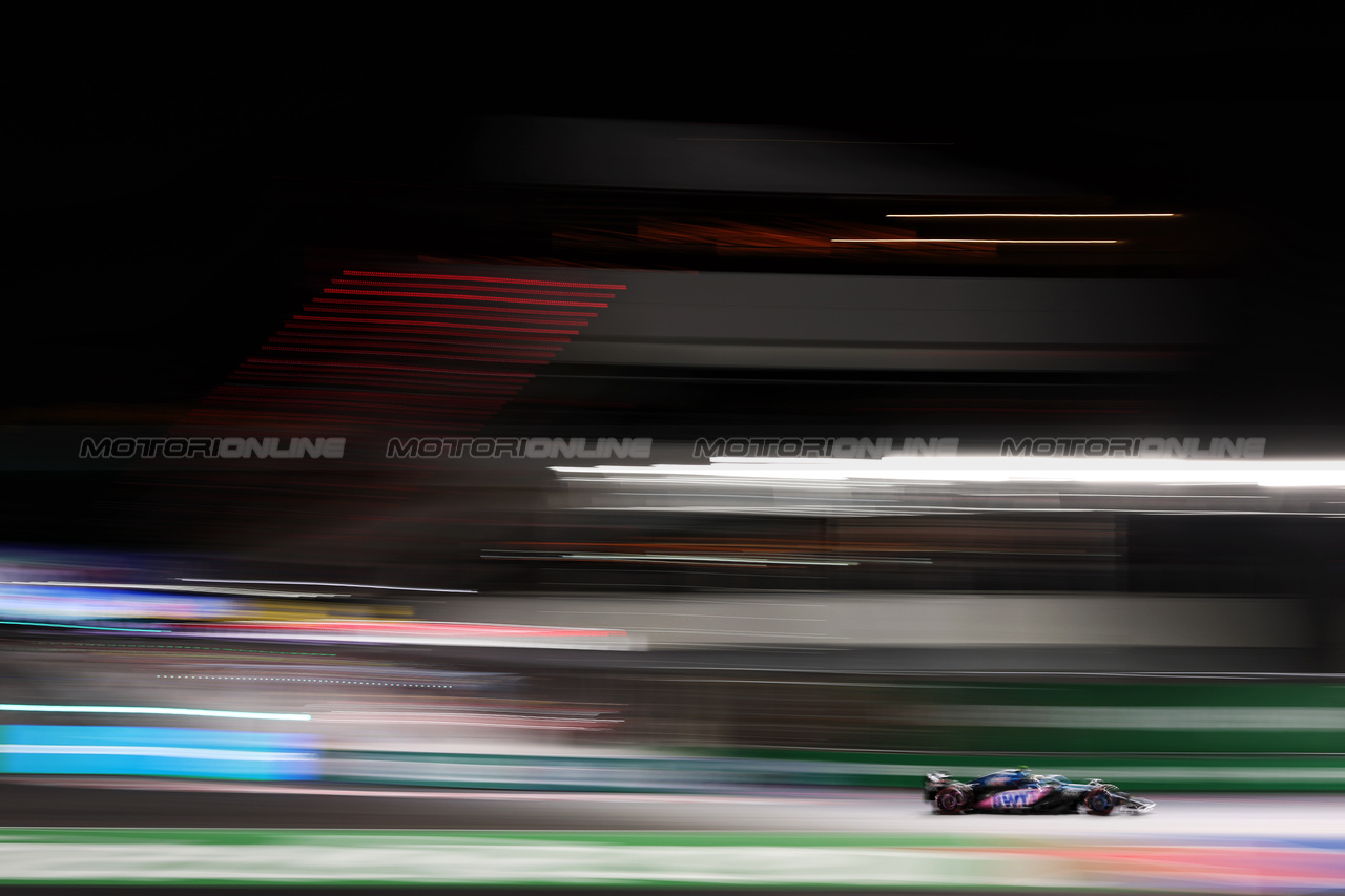 GP LAS VEGAS, Pierre Gasly (FRA) Alpine F1 Team A523.

17.11.2023. Formula 1 World Championship, Rd 22, Las Vegas Grand Prix, Las Vegas, Nevada, USA, Qualifiche Day.

 - www.xpbimages.com, EMail: requests@xpbimages.com © Copyright: Staley / XPB Images