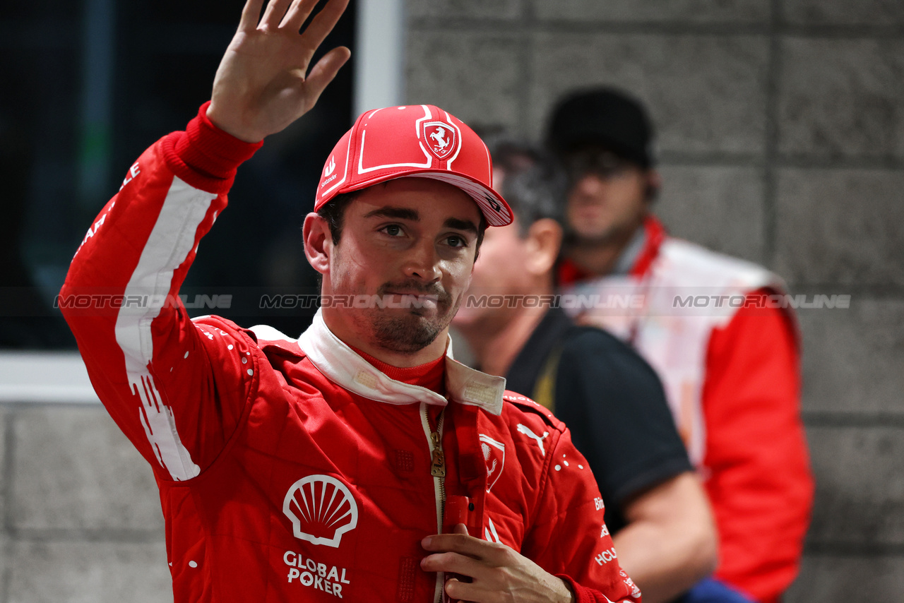 GP LAS VEGAS, Charles Leclerc (MON) Ferrari celebrates his pole position in qualifying parc ferme.

17.11.2023. Formula 1 World Championship, Rd 22, Las Vegas Grand Prix, Las Vegas, Nevada, USA, Qualifiche Day.

- www.xpbimages.com, EMail: requests@xpbimages.com © Copyright: Moy / XPB Images