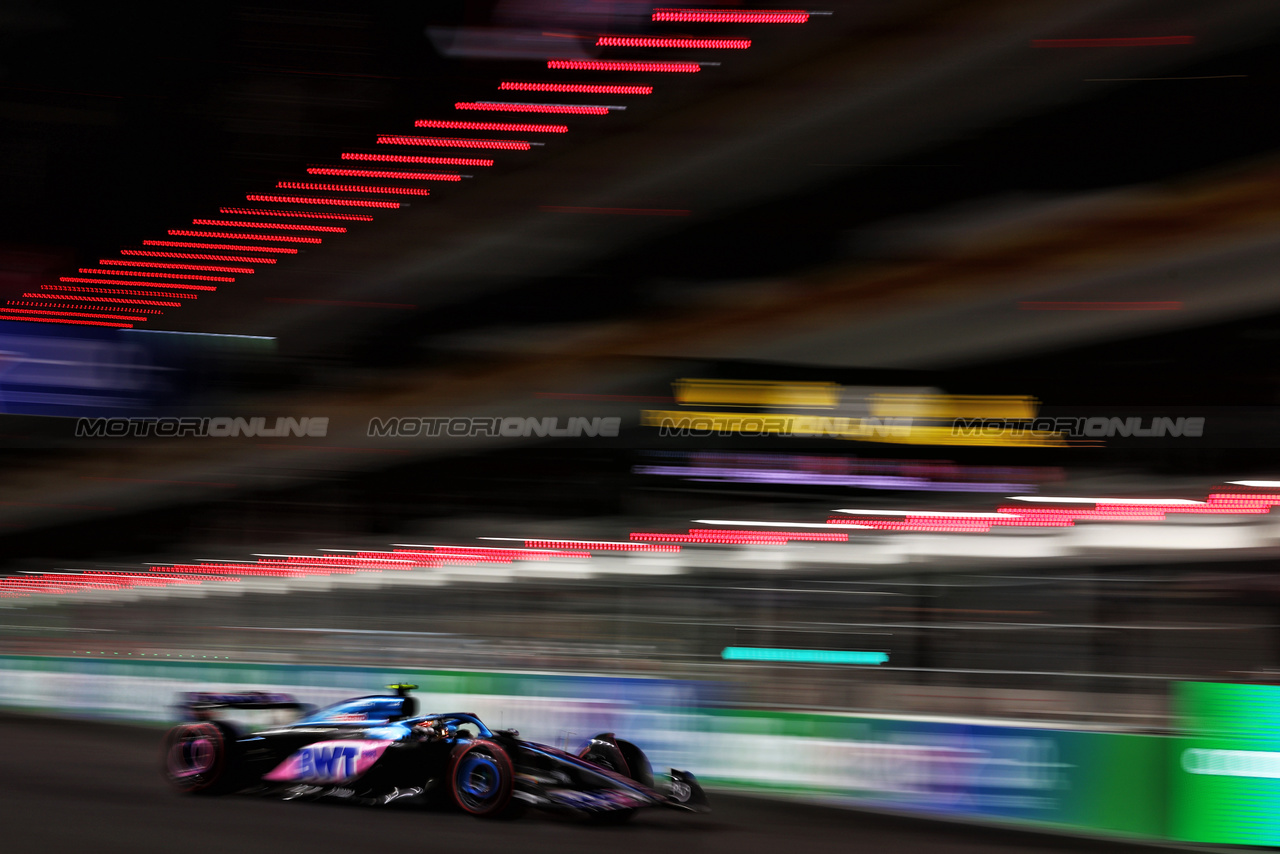 GP LAS VEGAS, Pierre Gasly (FRA) Alpine F1 Team A523.

17.11.2023. Formula 1 World Championship, Rd 22, Las Vegas Grand Prix, Las Vegas, Nevada, USA, Qualifiche Day.

- www.xpbimages.com, EMail: requests@xpbimages.com © Copyright: Moy / XPB Images