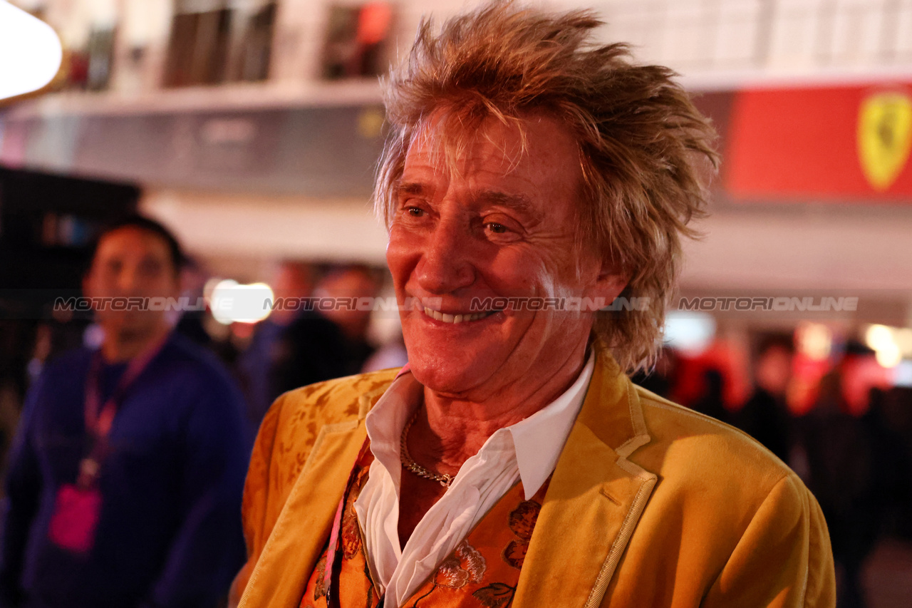 GP LAS VEGAS, Rod Stewart (GBR) Singer.

17.11.2023. Formula 1 World Championship, Rd 22, Las Vegas Grand Prix, Las Vegas, Nevada, USA, Qualifiche Day.

- www.xpbimages.com, EMail: requests@xpbimages.com © Copyright: Moy / XPB Images