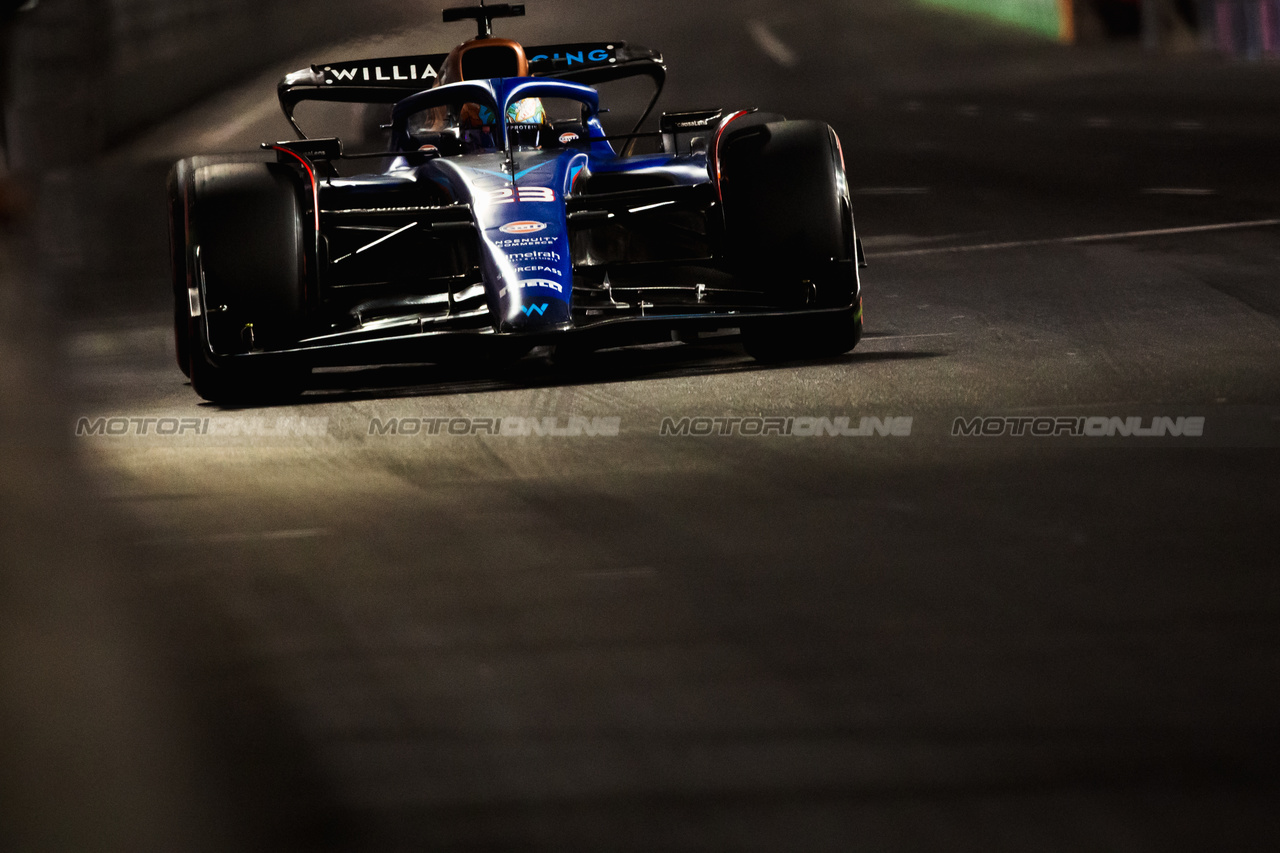 GP LAS VEGAS, Alexander Albon (THA) Williams Racing FW45.

17.11.2023. Formula 1 World Championship, Rd 22, Las Vegas Grand Prix, Las Vegas, Nevada, USA, Qualifiche Day.

- www.xpbimages.com, EMail: requests@xpbimages.com © Copyright: Bearne / XPB Images