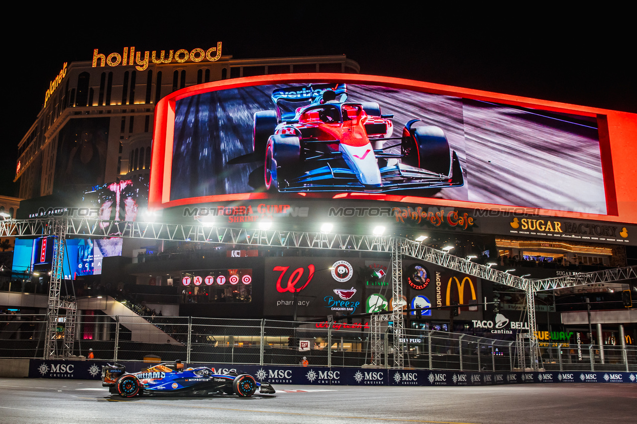 GP LAS VEGAS, Alexander Albon (THA) Williams Racing FW45.

17.11.2023. Formula 1 World Championship, Rd 22, Las Vegas Grand Prix, Las Vegas, Nevada, USA, Qualifiche Day.

- www.xpbimages.com, EMail: requests@xpbimages.com © Copyright: Bearne / XPB Images
