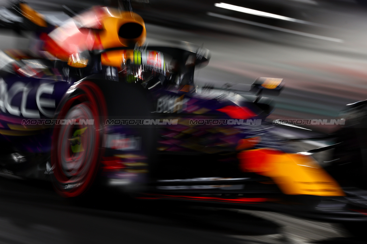 GP LAS VEGAS, Max Verstappen (NLD) Red Bull Racing RB19.

17.11.2023. Formula 1 World Championship, Rd 22, Las Vegas Grand Prix, Las Vegas, Nevada, USA, Qualifiche Day.

 - www.xpbimages.com, EMail: requests@xpbimages.com © Copyright: Coates / XPB Images