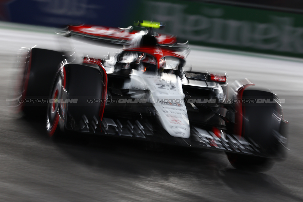 GP LAS VEGAS, Yuki Tsunoda (JPN) AlphaTauri AT04.

17.11.2023. Formula 1 World Championship, Rd 22, Las Vegas Grand Prix, Las Vegas, Nevada, USA, Qualifiche Day.

 - www.xpbimages.com, EMail: requests@xpbimages.com © Copyright: Coates / XPB Images