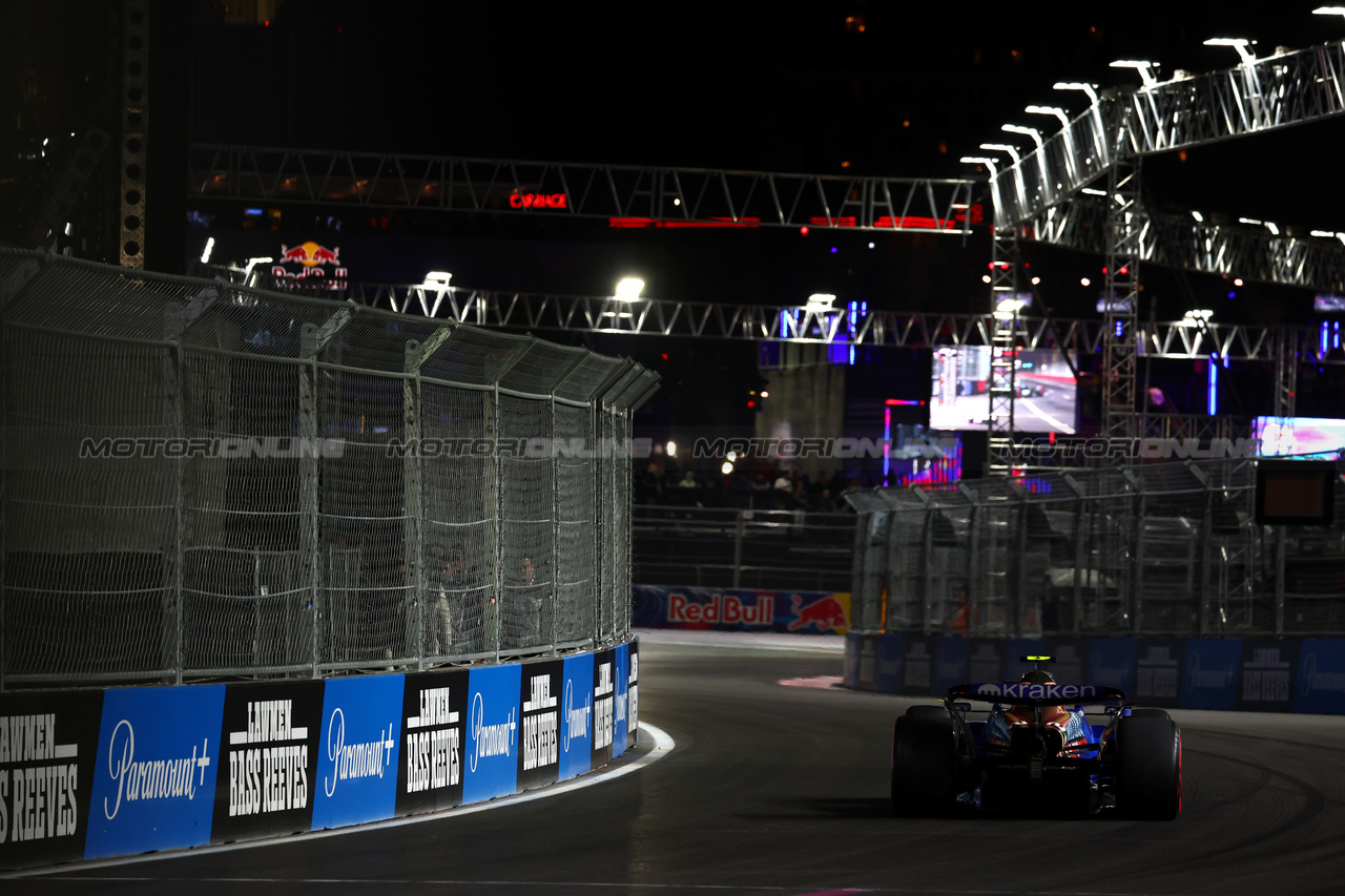 GP LAS VEGAS, Logan Sargeant (USA) Williams Racing FW45.

17.11.2023. Formula 1 World Championship, Rd 22, Las Vegas Grand Prix, Las Vegas, Nevada, USA, Qualifiche Day.

 - www.xpbimages.com, EMail: requests@xpbimages.com © Copyright: Coates / XPB Images