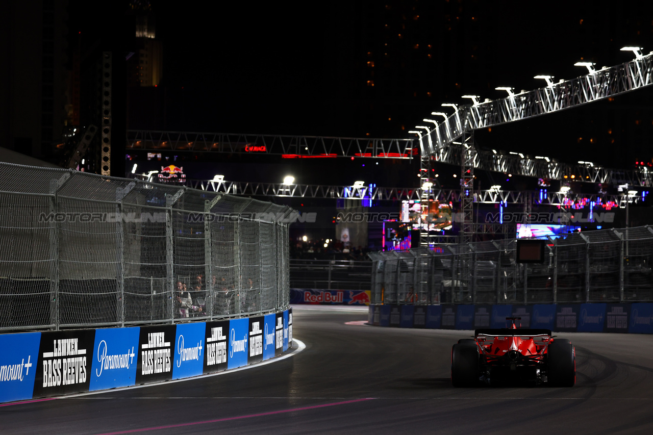 GP LAS VEGAS, Charles Leclerc (MON) Ferrari SF-23.

17.11.2023. Formula 1 World Championship, Rd 22, Las Vegas Grand Prix, Las Vegas, Nevada, USA, Qualifiche Day.

 - www.xpbimages.com, EMail: requests@xpbimages.com © Copyright: Coates / XPB Images