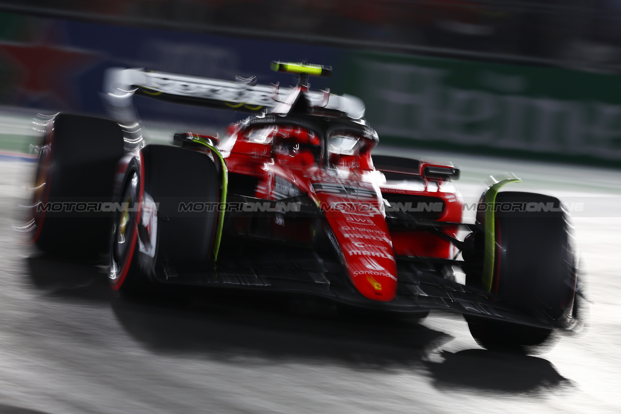 GP LAS VEGAS, Carlos Sainz Jr (ESP) Ferrari SF-23.

17.11.2023. Formula 1 World Championship, Rd 22, Las Vegas Grand Prix, Las Vegas, Nevada, USA, Qualifiche Day.

 - www.xpbimages.com, EMail: requests@xpbimages.com © Copyright: Coates / XPB Images
