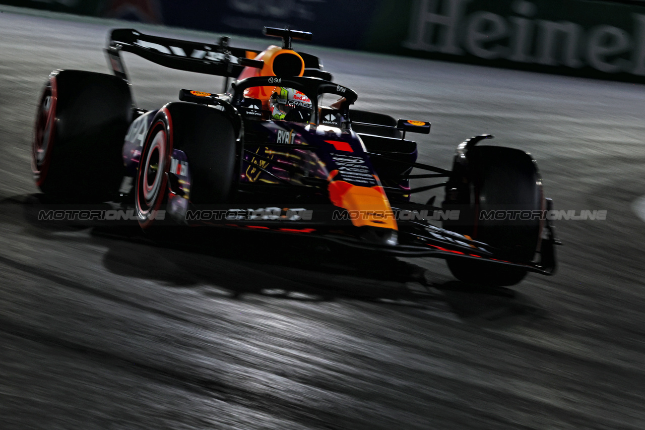 GP LAS VEGAS, Max Verstappen (NLD) Red Bull Racing RB19.

17.11.2023. Formula 1 World Championship, Rd 22, Las Vegas Grand Prix, Las Vegas, Nevada, USA, Qualifiche Day.

 - www.xpbimages.com, EMail: requests@xpbimages.com © Copyright: Coates / XPB Images