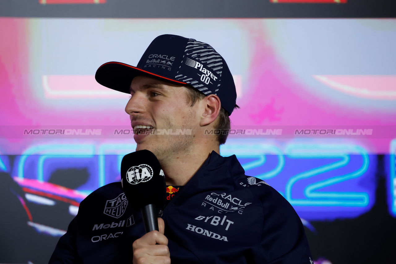 GP LAS VEGAS, Max Verstappen (NLD) Red Bull Racing in the post qualifying FIA Press Conference.

17.11.2023. Formula 1 World Championship, Rd 22, Las Vegas Grand Prix, Las Vegas, Nevada, USA, Qualifiche Day.

- www.xpbimages.com, EMail: requests@xpbimages.com © Copyright: XPB Images