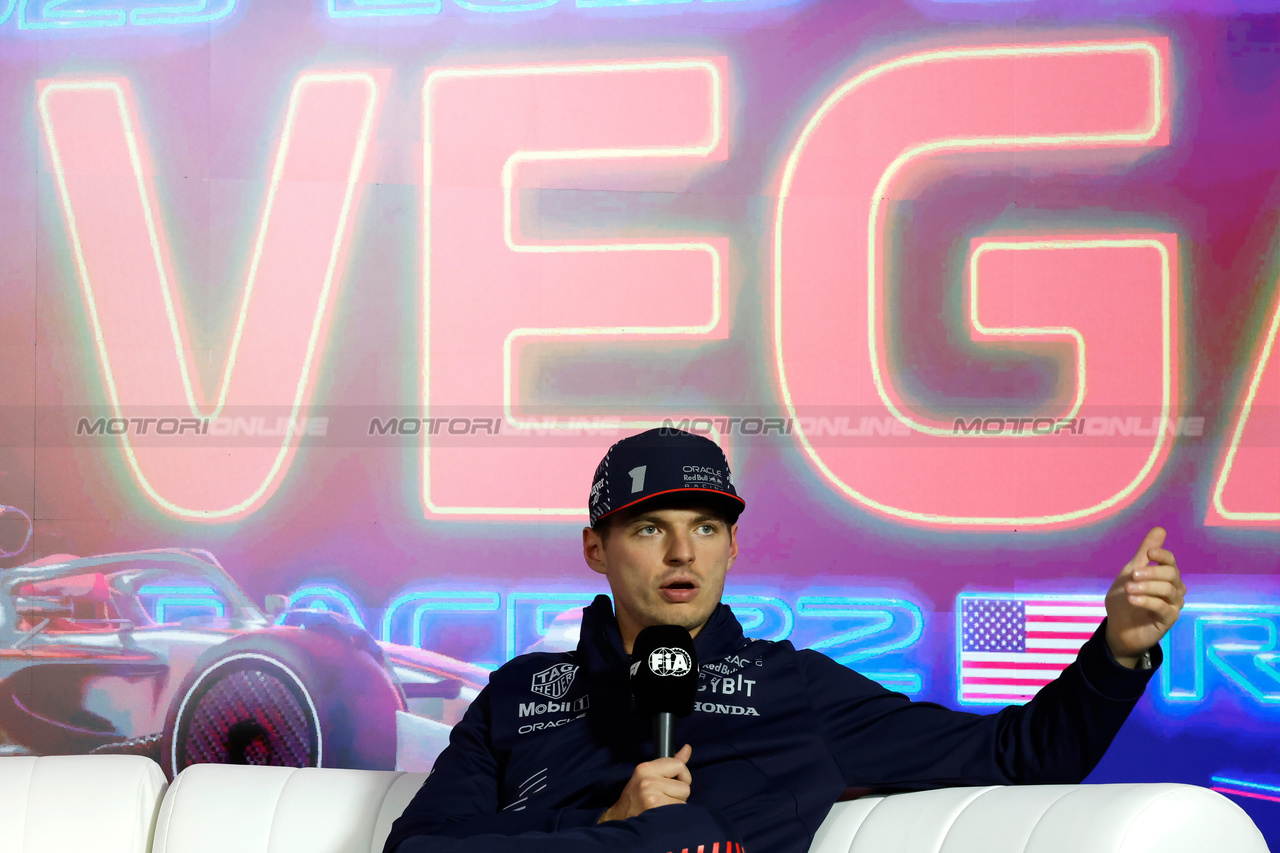 GP LAS VEGAS, Max Verstappen (NLD) Red Bull Racing in the post qualifying FIA Press Conference.

17.11.2023. Formula 1 World Championship, Rd 22, Las Vegas Grand Prix, Las Vegas, Nevada, USA, Qualifiche Day.

- www.xpbimages.com, EMail: requests@xpbimages.com © Copyright: XPB Images