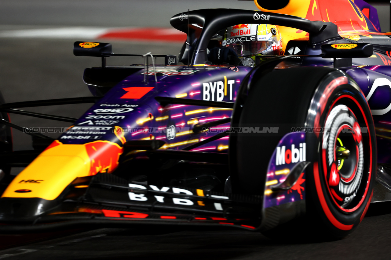 GP LAS VEGAS, Max Verstappen (NLD) Red Bull Racing RB19.

17.11.2023. Formula 1 World Championship, Rd 22, Las Vegas Grand Prix, Las Vegas, Nevada, USA, Qualifiche Day.

 - www.xpbimages.com, EMail: requests@xpbimages.com © Copyright: Coates / XPB Images