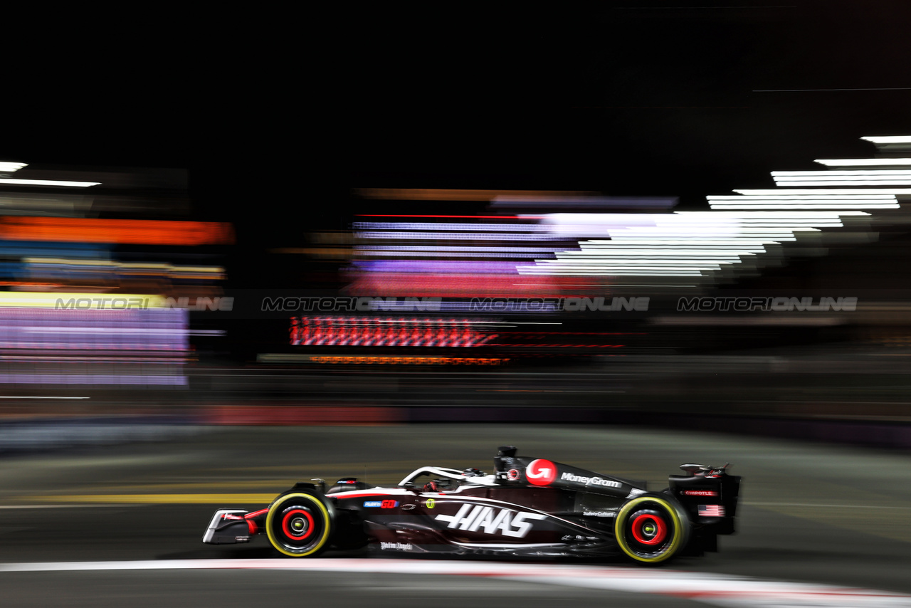 GP LAS VEGAS, Kevin Magnussen (DEN) Haas VF-23.

17.11.2023. Formula 1 World Championship, Rd 22, Las Vegas Grand Prix, Las Vegas, Nevada, USA, Qualifiche Day.

- www.xpbimages.com, EMail: requests@xpbimages.com © Copyright: Moy / XPB Images