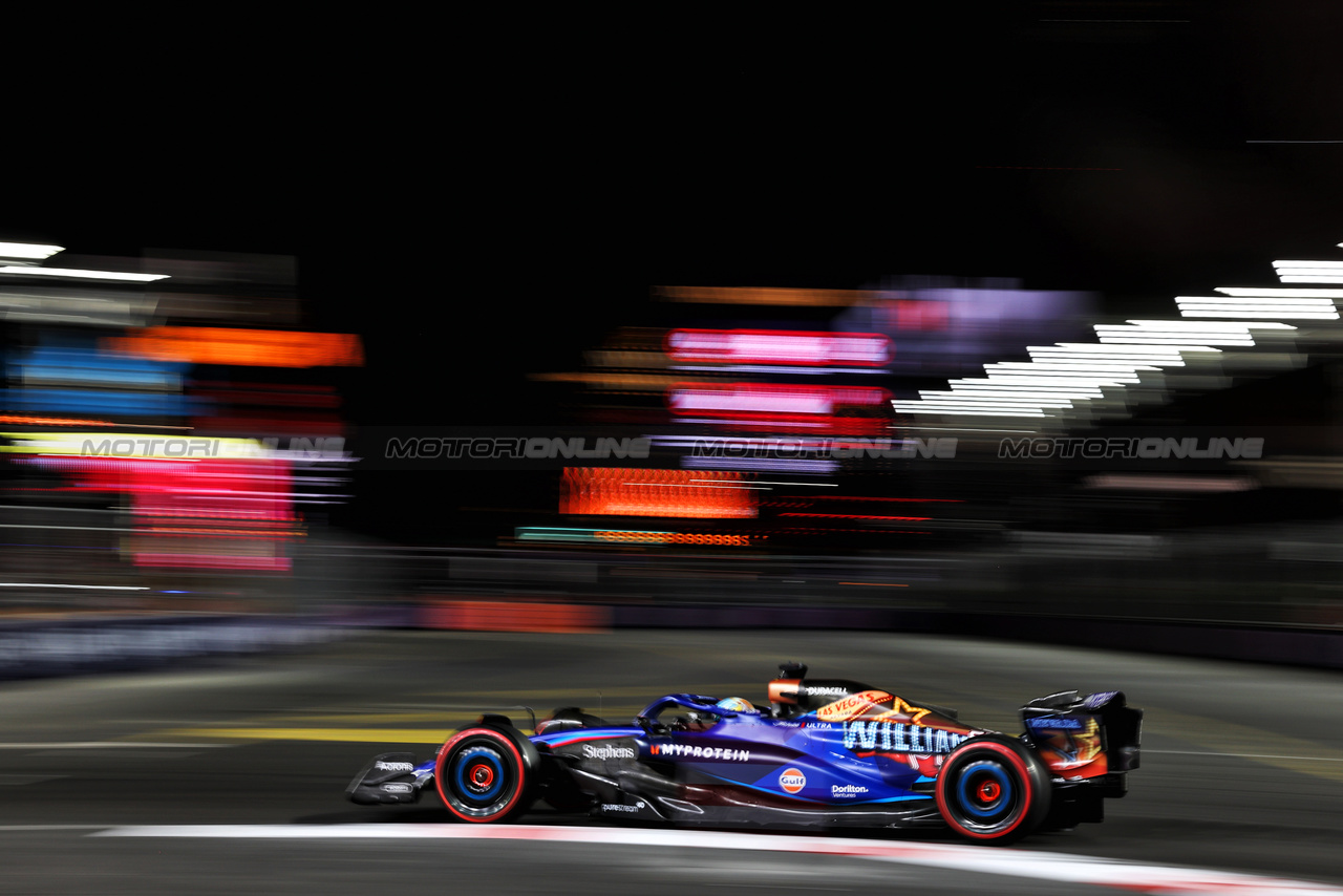 GP LAS VEGAS, Alexander Albon (THA) Williams Racing FW45.

17.11.2023. Formula 1 World Championship, Rd 22, Las Vegas Grand Prix, Las Vegas, Nevada, USA, Qualifiche Day.

- www.xpbimages.com, EMail: requests@xpbimages.com © Copyright: Moy / XPB Images