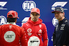 GP LAS VEGAS, (L to R): Carlos Sainz Jr (ESP) Ferrari; Charles Leclerc (MON) Ferrari; e Max Verstappen (NLD) Red Bull Racing, in qualifying parc ferme.
17.11.2023. Formula 1 World Championship, Rd 22, Las Vegas Grand Prix, Las Vegas, Nevada, USA, Qualifiche Day.
 - www.xpbimages.com, EMail: requests@xpbimages.com © Copyright: Coates / XPB Images