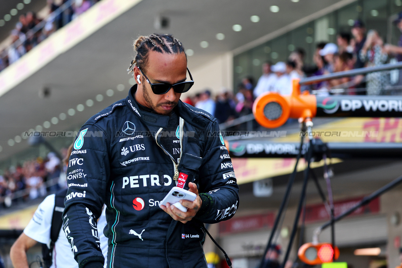 GP MESSICO, Lewis Hamilton (GBR) Mercedes AMG F1 on the grid.

29.10.2023. Formula 1 World Championship, Rd 20, Mexican Grand Prix, Mexico City, Mexico, Gara Day.

- www.xpbimages.com, EMail: requests@xpbimages.com © Copyright: Charniaux / XPB Images