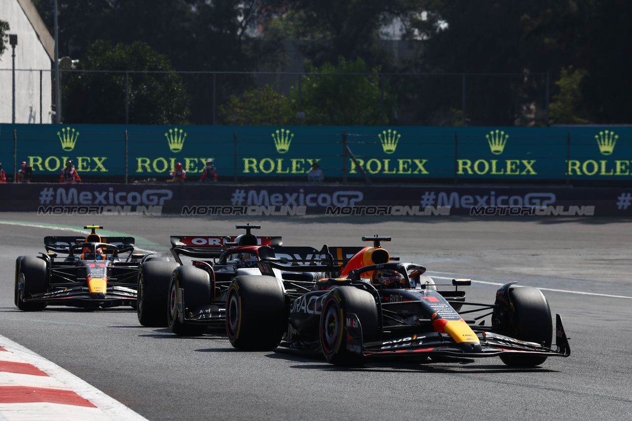 GP MESSICO, Max Verstappen (NLD) Red Bull Racing RB19.

29.10.2023. Formula 1 World Championship, Rd 20, Mexican Grand Prix, Mexico City, Mexico, Gara Day.

- www.xpbimages.com, EMail: requests@xpbimages.com © Copyright: Charniaux / XPB Images