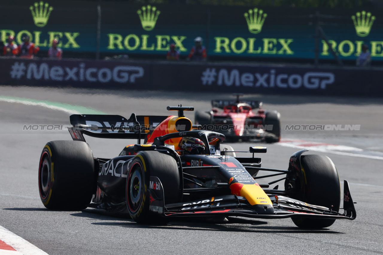 GP MESSICO, Max Verstappen (NLD) Red Bull Racing RB19.

29.10.2023. Formula 1 World Championship, Rd 20, Mexican Grand Prix, Mexico City, Mexico, Gara Day.

- www.xpbimages.com, EMail: requests@xpbimages.com © Copyright: Charniaux / XPB Images
