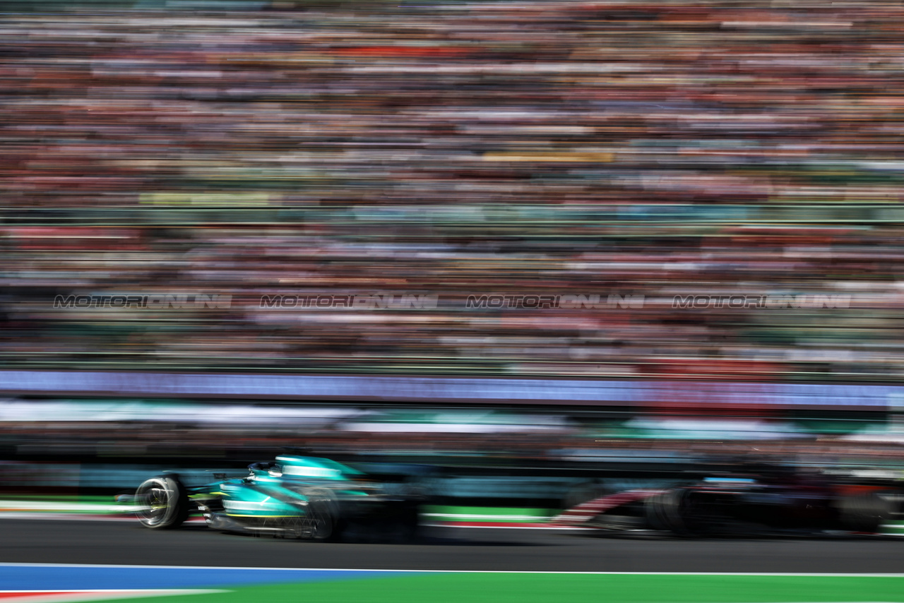 GP MESSICO, Lance Stroll (CDN) Aston Martin F1 Team AMR23 spins ahead of Valtteri Bottas (FIN) Alfa Romeo F1 Team C43.

29.10.2023. Formula 1 World Championship, Rd 20, Mexican Grand Prix, Mexico City, Mexico, Gara Day.

- www.xpbimages.com, EMail: requests@xpbimages.com © Copyright: Moy / XPB Images
