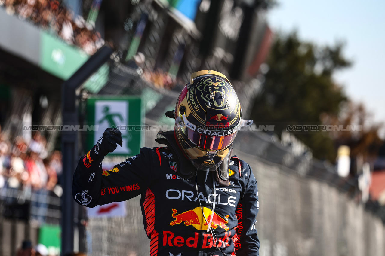 GP MESSICO, Max Verstappen (NLD), Red Bull Racing 
29.10.2023. Formula 1 World Championship, Rd 20, Mexican Grand Prix, Mexico City, Mexico, Gara Day.
- www.xpbimages.com, EMail: requests@xpbimages.com © Copyright: Charniaux / XPB Images