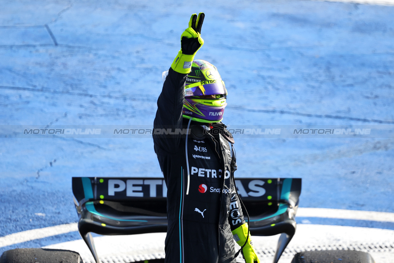 GP MESSICO, Lewis Hamilton (GBR) Mercedes AMG F1 celebrates his second position in parc ferme.

29.10.2023. Formula 1 World Championship, Rd 20, Mexican Grand Prix, Mexico City, Mexico, Gara Day.

- www.xpbimages.com, EMail: requests@xpbimages.com © Copyright: Bearne / XPB Images