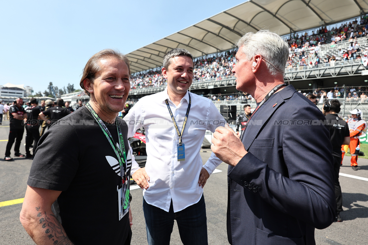 GP MESSICO, David Coulthard (GBR) Red Bull Racing e Scuderia Toro Advisor / Channel 4 F1 Commentator (Right) on the grid.

29.10.2023. Formula 1 World Championship, Rd 20, Mexican Grand Prix, Mexico City, Mexico, Gara Day.

- www.xpbimages.com, EMail: requests@xpbimages.com © Copyright: Moy / XPB Images
