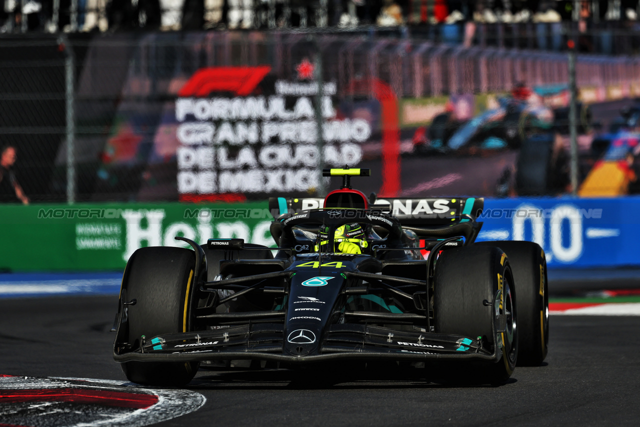 GP MESSICO, Lewis Hamilton (GBR) Mercedes AMG F1 W14.

29.10.2023. Formula 1 World Championship, Rd 20, Mexican Grand Prix, Mexico City, Mexico, Gara Day.

- www.xpbimages.com, EMail: requests@xpbimages.com © Copyright: Moy / XPB Images