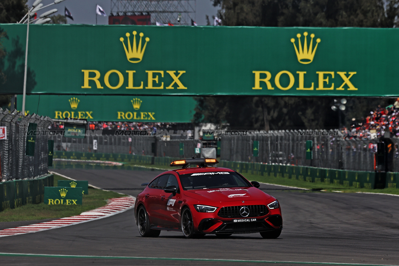 GP MESSICO, Mercedes FIA Medical Car.

29.10.2023. Formula 1 World Championship, Rd 20, Mexican Grand Prix, Mexico City, Mexico, Gara Day.

- www.xpbimages.com, EMail: requests@xpbimages.com © Copyright: Moy / XPB Images