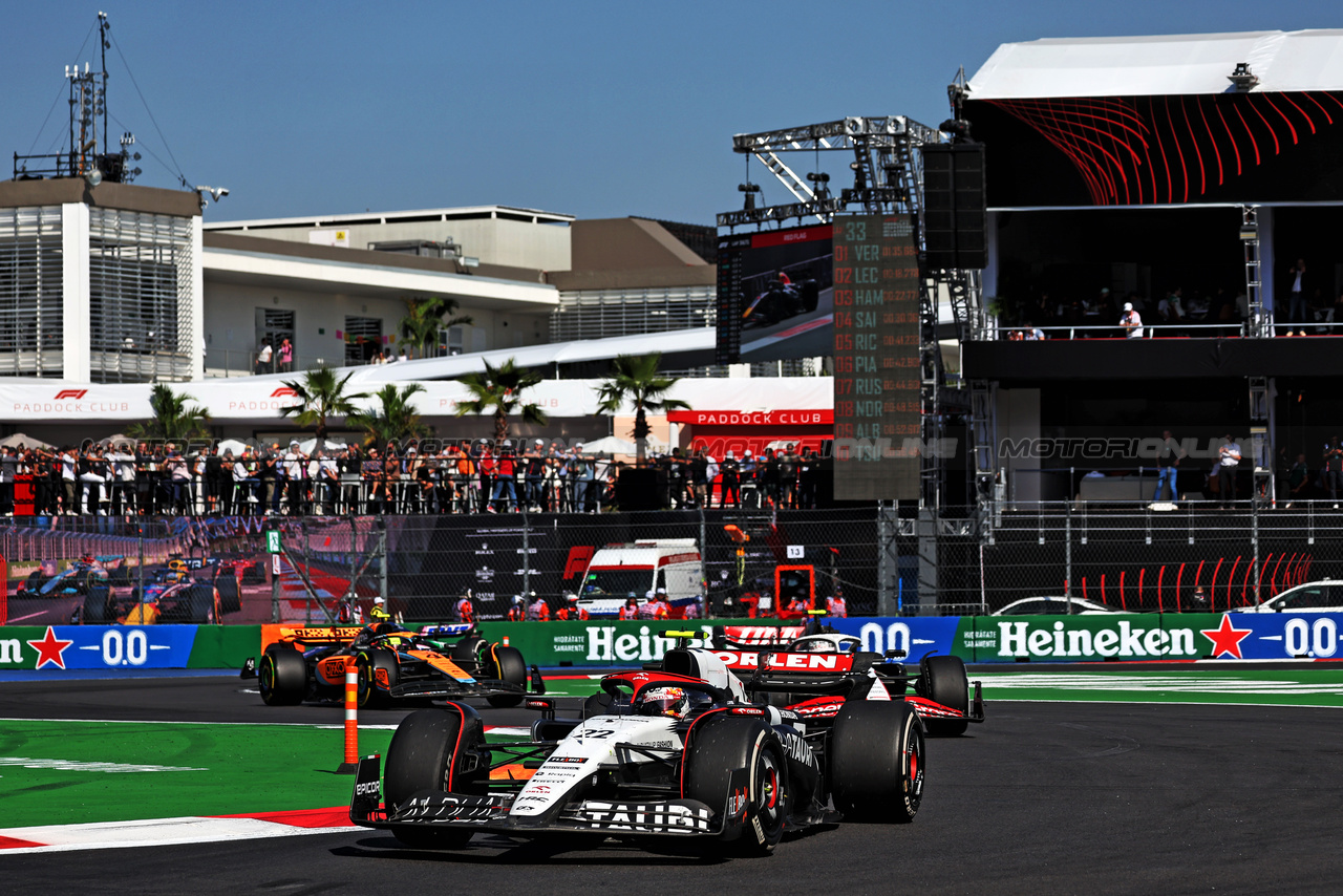 GP MESSICO, Yuki Tsunoda (JPN) AlphaTauri AT04.

29.10.2023. Formula 1 World Championship, Rd 20, Mexican Grand Prix, Mexico City, Mexico, Gara Day.

- www.xpbimages.com, EMail: requests@xpbimages.com © Copyright: Moy / XPB Images