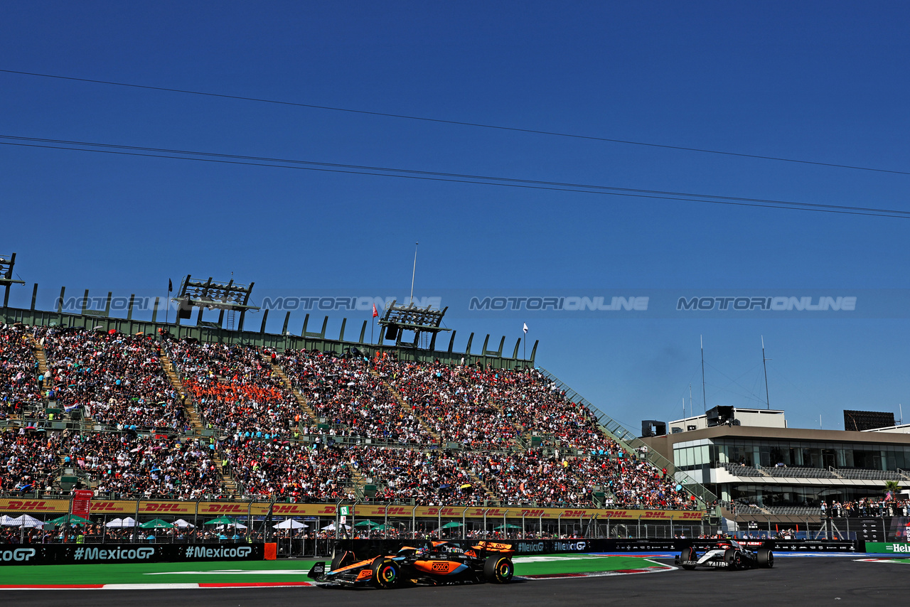 GP MESSICO, Oscar Piastri (AUS) McLaren MCL60.

29.10.2023. Formula 1 World Championship, Rd 20, Mexican Grand Prix, Mexico City, Mexico, Gara Day.

- www.xpbimages.com, EMail: requests@xpbimages.com © Copyright: Moy / XPB Images