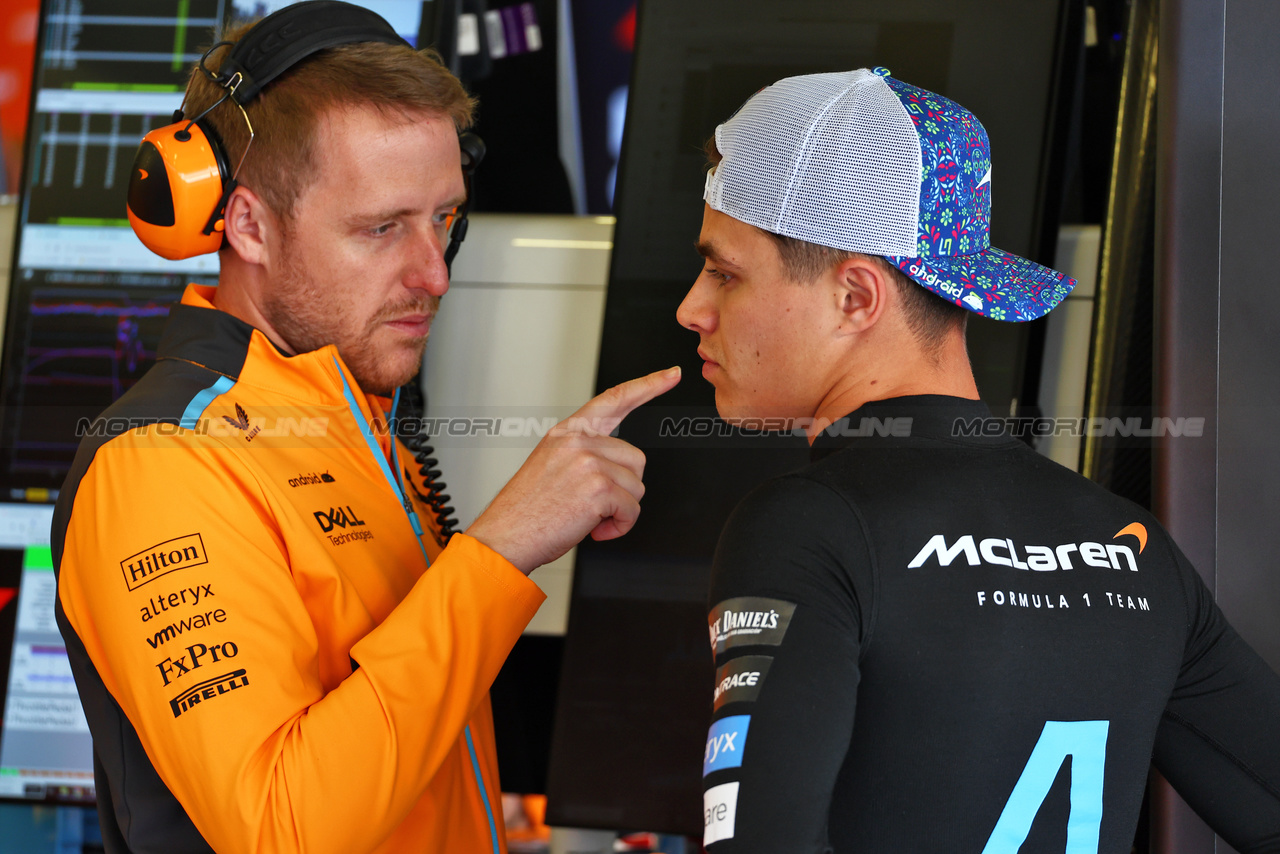 GP MESSICO, Lando Norris (GBR) McLaren.

29.10.2023. Formula 1 World Championship, Rd 20, Mexican Grand Prix, Mexico City, Mexico, Gara Day.

 - www.xpbimages.com, EMail: requests@xpbimages.com © Copyright: Coates / XPB Images