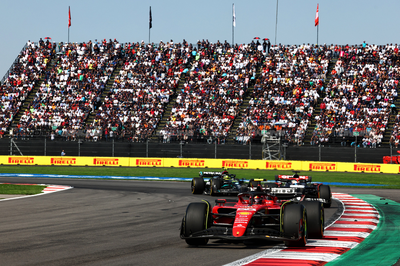 GP MESSICO, Carlos Sainz Jr (ESP) Ferrari SF-23.

29.10.2023. Formula 1 World Championship, Rd 20, Mexican Grand Prix, Mexico City, Mexico, Gara Day.

 - www.xpbimages.com, EMail: requests@xpbimages.com © Copyright: Coates / XPB Images