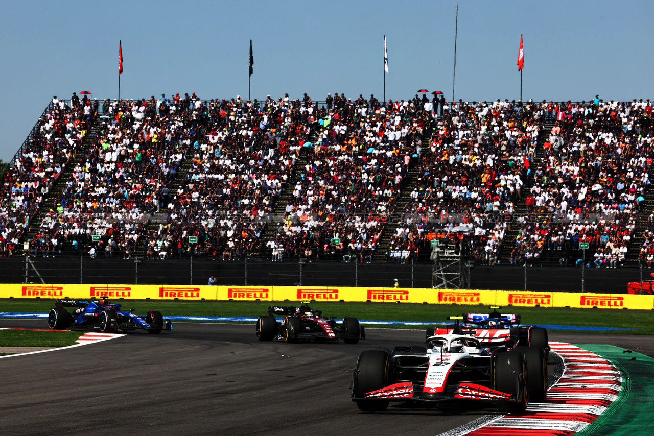 GP MESSICO, Nico Hulkenberg (GER) Haas VF-23.

29.10.2023. Formula 1 World Championship, Rd 20, Mexican Grand Prix, Mexico City, Mexico, Gara Day.

 - www.xpbimages.com, EMail: requests@xpbimages.com © Copyright: Coates / XPB Images