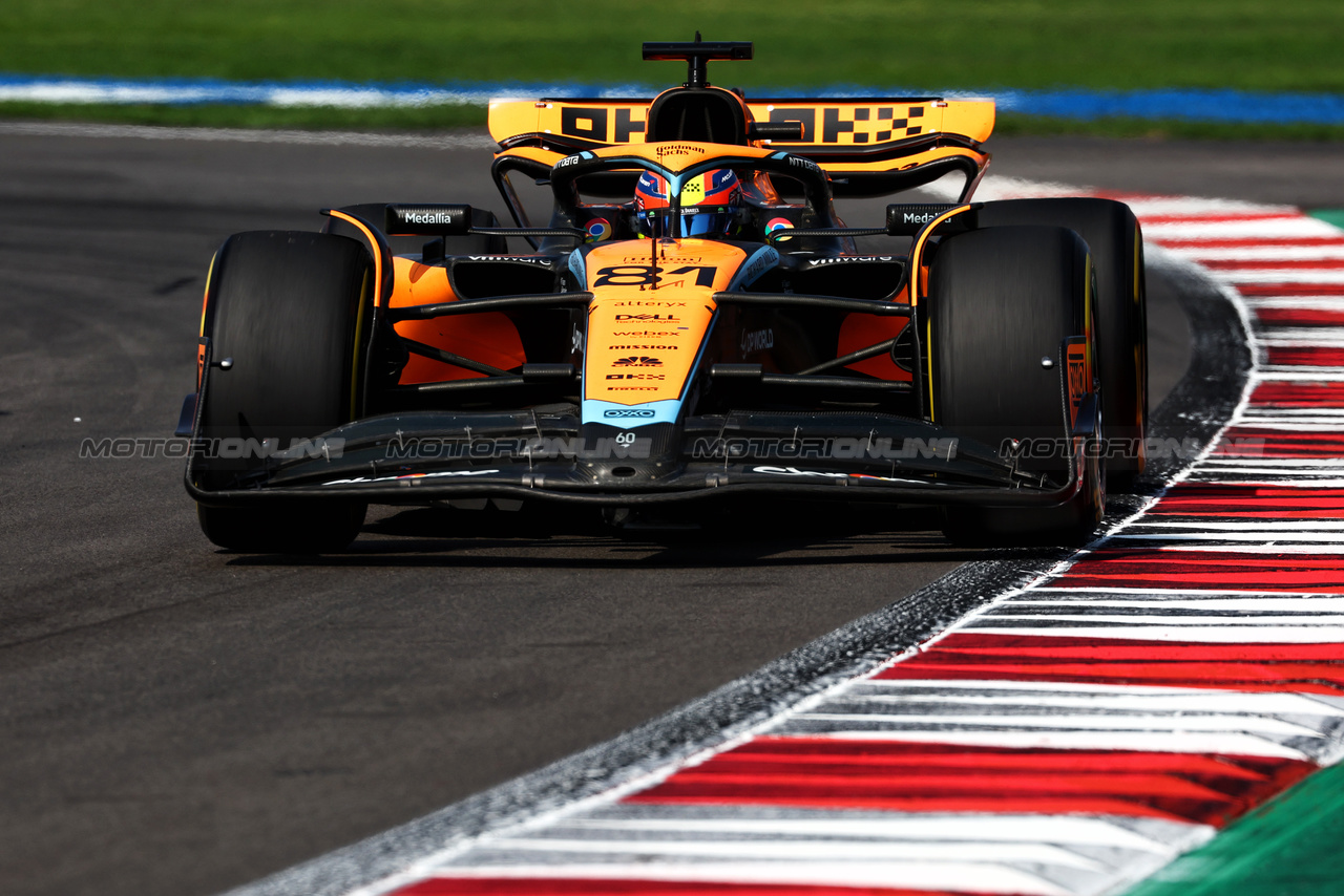 GP MESSICO, Oscar Piastri (AUS) McLaren MCL60.

29.10.2023. Formula 1 World Championship, Rd 20, Mexican Grand Prix, Mexico City, Mexico, Gara Day.

 - www.xpbimages.com, EMail: requests@xpbimages.com © Copyright: Coates / XPB Images