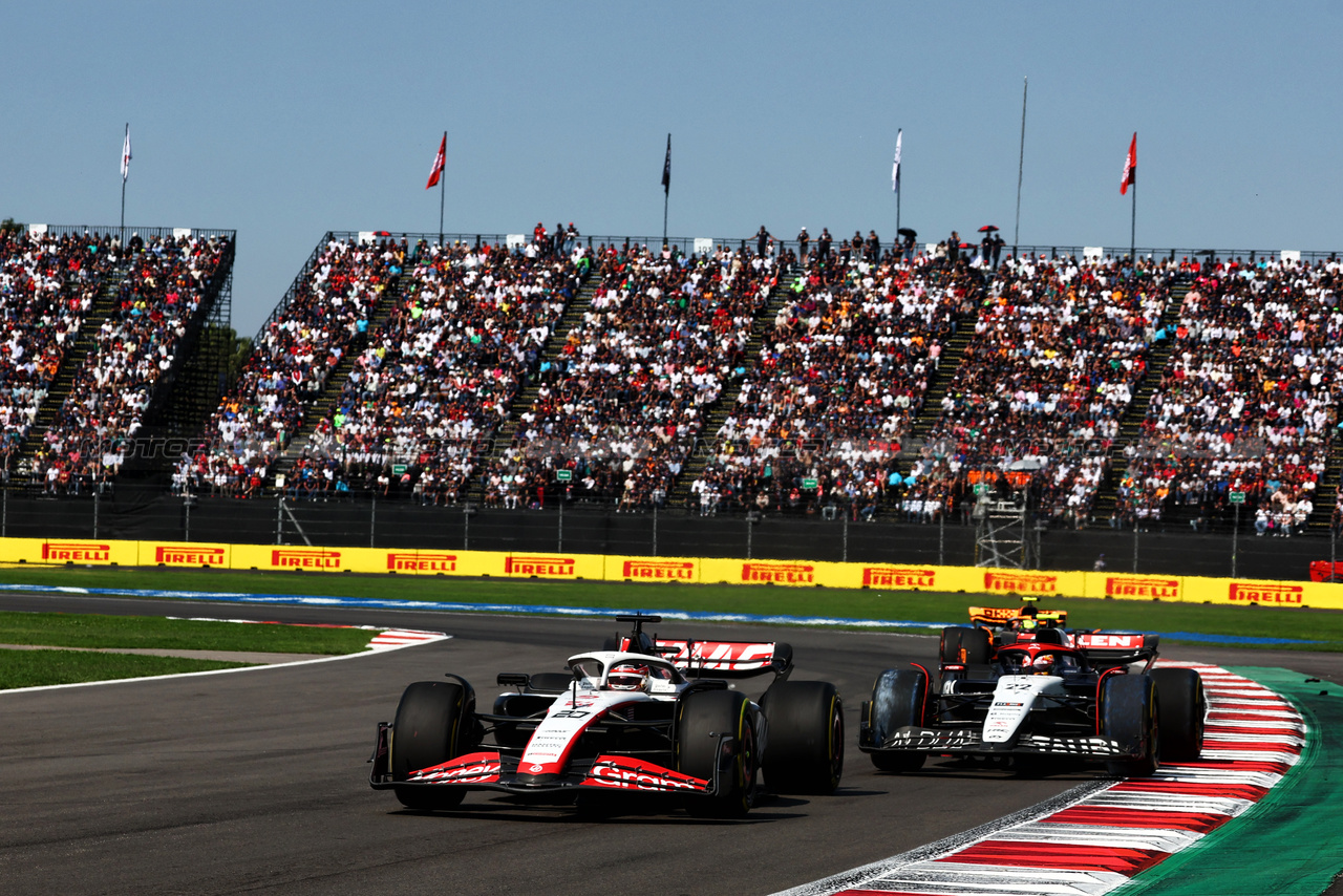 GP MESSICO, Kevin Magnussen (DEN) Haas VF-23.

29.10.2023. Formula 1 World Championship, Rd 20, Mexican Grand Prix, Mexico City, Mexico, Gara Day.

 - www.xpbimages.com, EMail: requests@xpbimages.com © Copyright: Coates / XPB Images