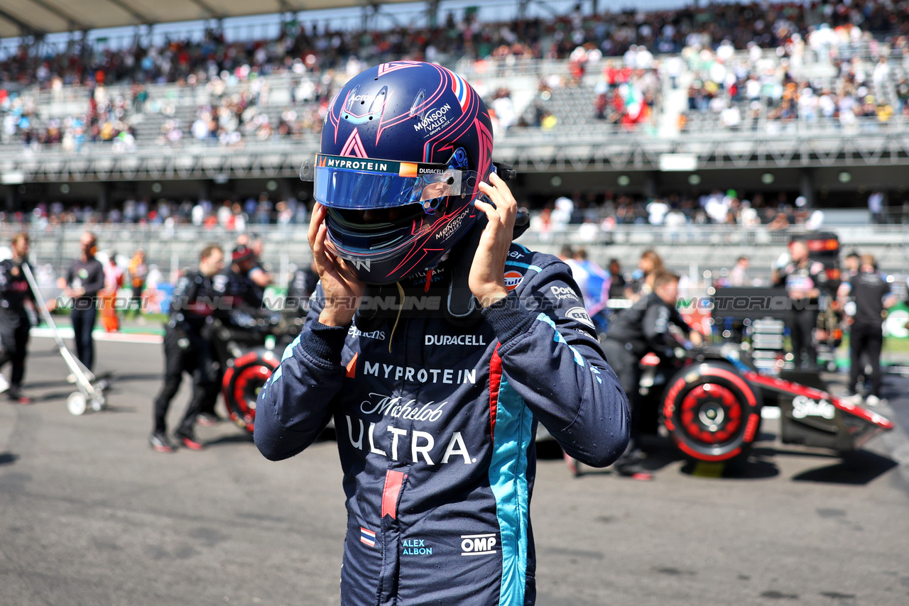 GP MESSICO, Alexander Albon (THA) Williams Racing on the grid.

29.10.2023. Formula 1 World Championship, Rd 20, Mexican Grand Prix, Mexico City, Mexico, Gara Day.

- www.xpbimages.com, EMail: requests@xpbimages.com © Copyright: Bearne / XPB Images