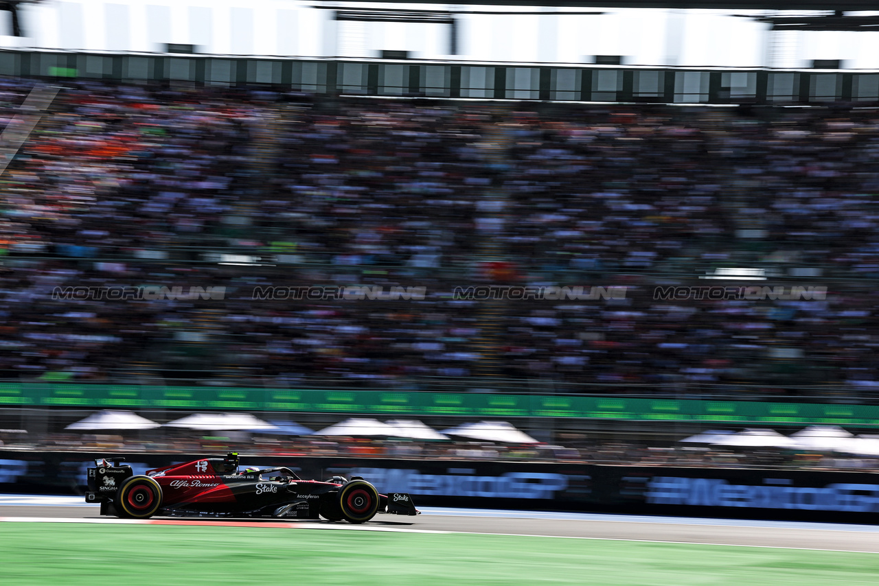 GP MESSICO, Zhou Guanyu (CHN) Alfa Romeo F1 Team C43.

29.10.2023. Formula 1 World Championship, Rd 20, Mexican Grand Prix, Mexico City, Mexico, Gara Day.

- www.xpbimages.com, EMail: requests@xpbimages.com © Copyright: Charniaux / XPB Images