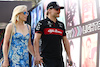 GP MESSICO, (L to R): Tiffany Cromwell (AUS) Professional Cyclist with her boyfriend Valtteri Bottas (FIN) Alfa Romeo F1 Team.
29.10.2023. Formula 1 World Championship, Rd 20, Mexican Grand Prix, Mexico City, Mexico, Gara Day.
 - www.xpbimages.com, EMail: requests@xpbimages.com © Copyright: Coates / XPB Images