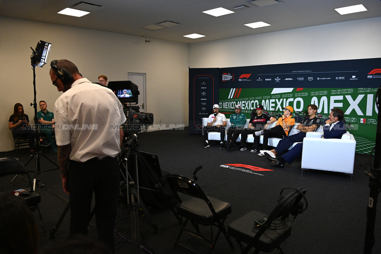 GP MESSICO, (L to R): Sergio Perez (MEX) Red Bull Racing; Fernando Alonso (ESP) Aston Martin F1 Team; Zhou Guanyu (CHN) Alfa Romeo F1 Team; Oscar Piastri (AUS) McLaren; e George Russell (GBR) Mercedes AMG F1, in the FIA Press Conference.

26.10.2023. Formula 1 World Championship, Rd 20, Mexican Grand Prix, Mexico City, Mexico, Preparation Day.

- www.xpbimages.com, EMail: requests@xpbimages.com © Copyright: XPB Images