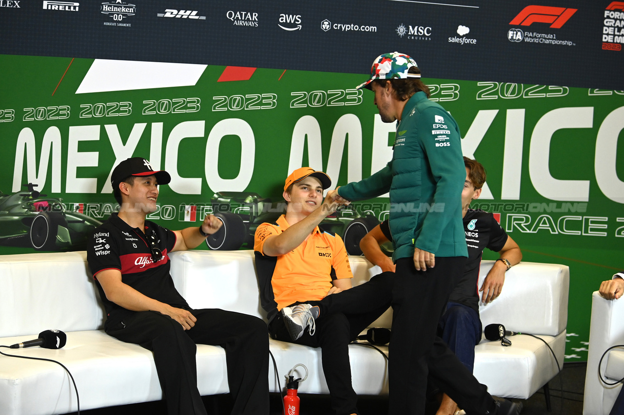 GP MESSICO, (L to R): Zhou Guanyu (CHN) Alfa Romeo F1 Team; Oscar Piastri (AUS) McLaren; e Fernando Alonso (ESP) Aston Martin F1 Team, in the FIA Press Conference.

26.10.2023. Formula 1 World Championship, Rd 20, Mexican Grand Prix, Mexico City, Mexico, Preparation Day.

- www.xpbimages.com, EMail: requests@xpbimages.com © Copyright: XPB Images