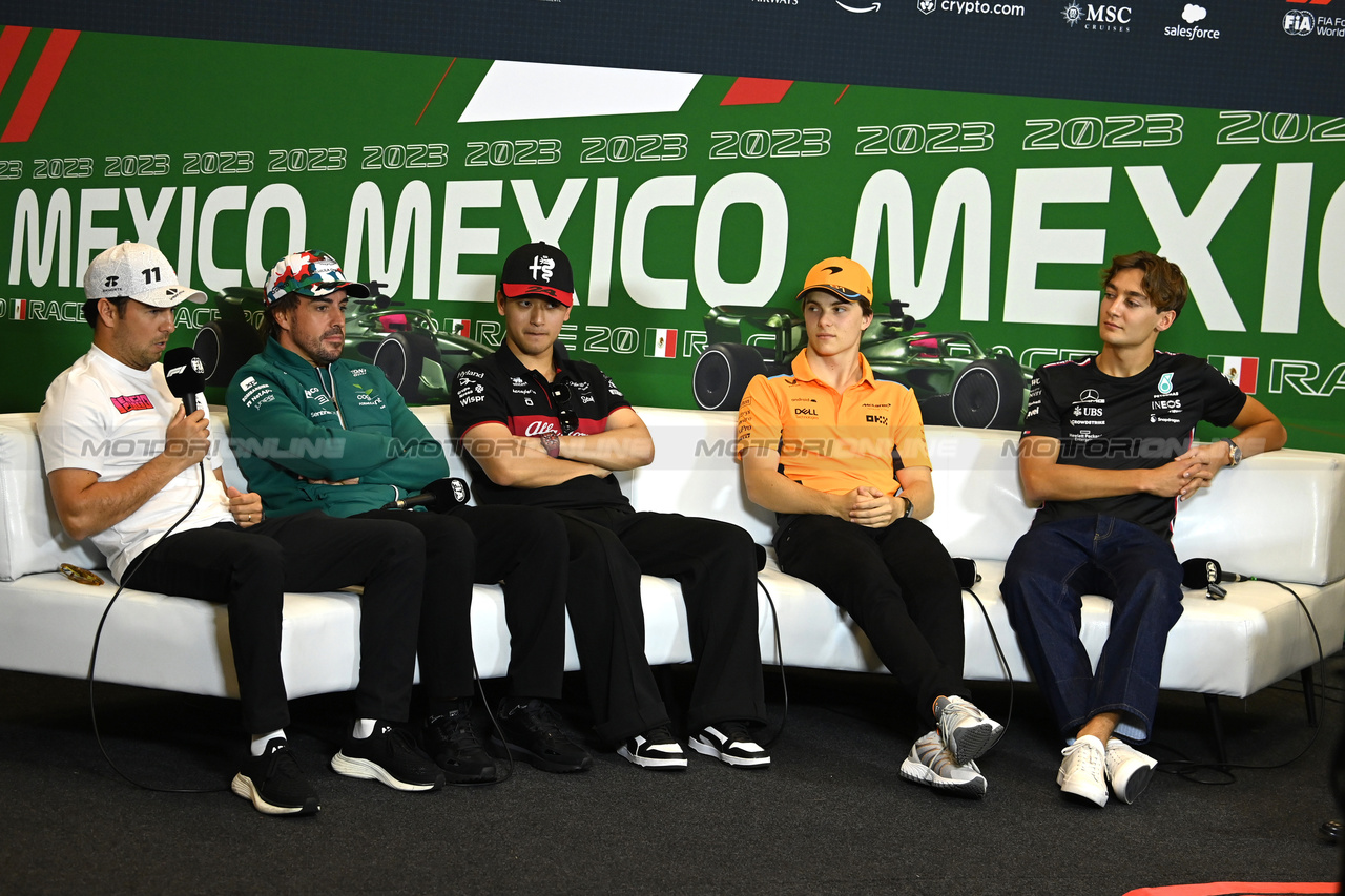 GP MESSICO, (L to R): Sergio Perez (MEX) Red Bull Racing; Fernando Alonso (ESP) Aston Martin F1 Team; Zhou Guanyu (CHN) Alfa Romeo F1 Team; Oscar Piastri (AUS) McLaren; e George Russell (GBR) Mercedes AMG F1, in the FIA Press Conference.

26.10.2023. Formula 1 World Championship, Rd 20, Mexican Grand Prix, Mexico City, Mexico, Preparation Day.

- www.xpbimages.com, EMail: requests@xpbimages.com © Copyright: XPB Images