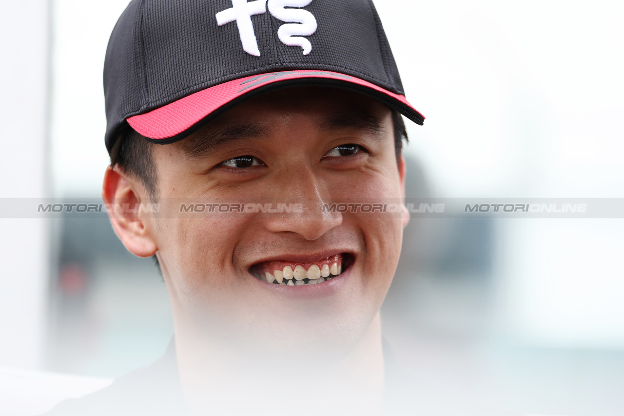 GP MESSICO, Zhou Guanyu (CHN) Alfa Romeo F1 Team.

26.10.2023. Formula 1 World Championship, Rd 20, Mexican Grand Prix, Mexico City, Mexico, Preparation Day.

- www.xpbimages.com, EMail: requests@xpbimages.com © Copyright: Moy / XPB Images