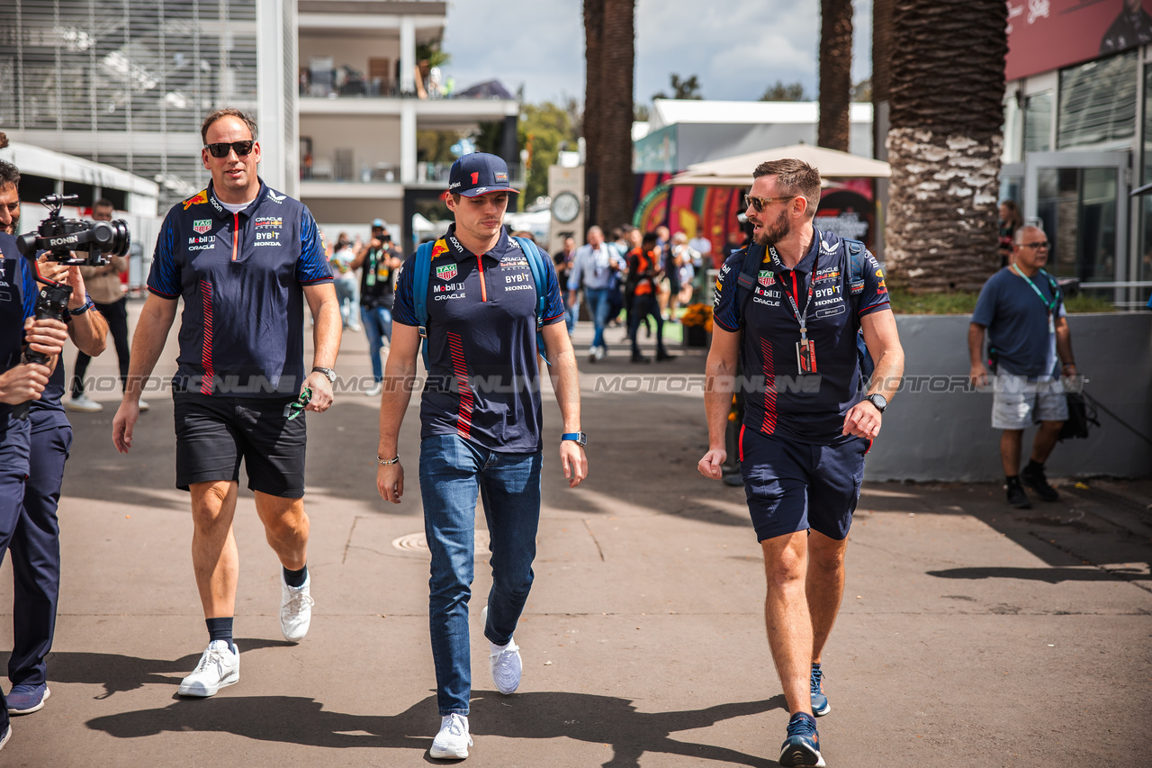 GP MESSICO, Max Verstappen (NLD) Red Bull Racing.

26.10.2023. Formula 1 World Championship, Rd 20, Mexican Grand Prix, Mexico City, Mexico, Preparation Day.

- www.xpbimages.com, EMail: requests@xpbimages.com © Copyright: Bearne / XPB Images