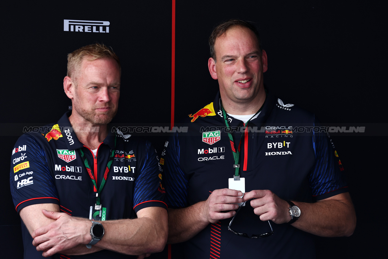 GP MESSICO, Security guards for Max Verstappen (NLD) Red Bull Racing.

26.10.2023. Formula 1 World Championship, Rd 20, Mexican Grand Prix, Mexico City, Mexico, Preparation Day.

- www.xpbimages.com, EMail: requests@xpbimages.com © Copyright: Moy / XPB Images