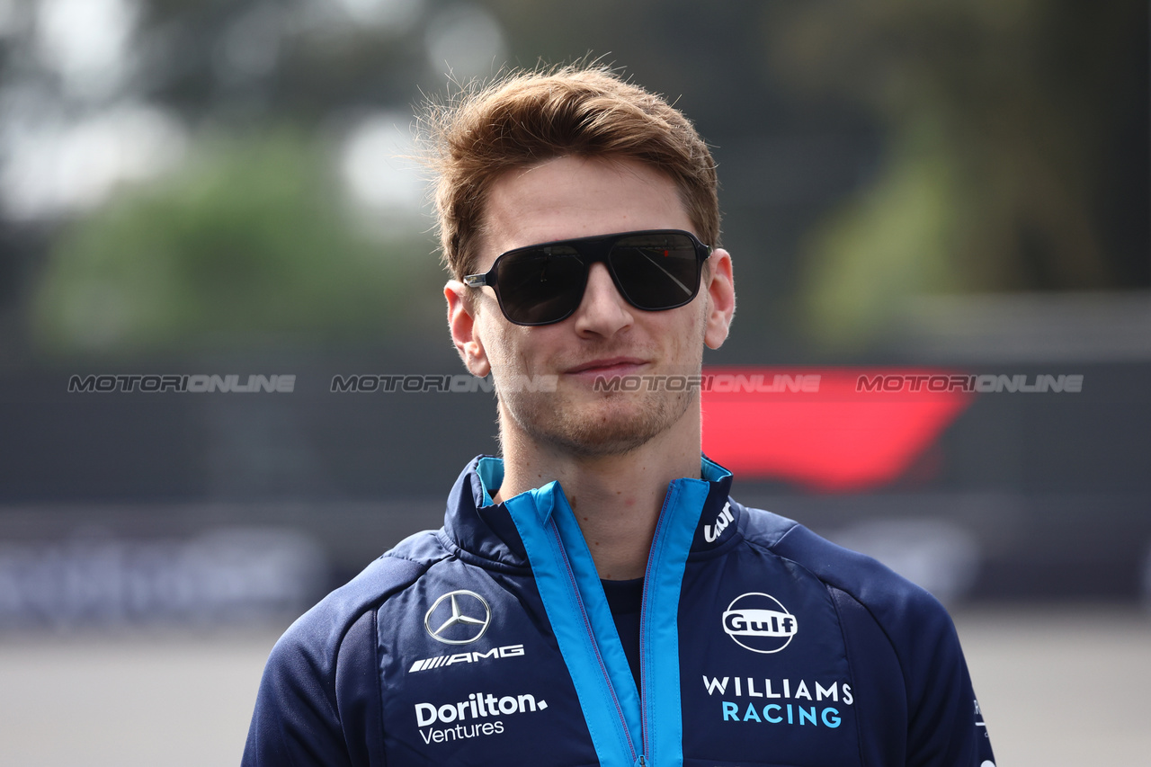 GP MESSICO, Logan Sargeant (USA) Williams Racing walks the circuit.

26.10.2023. Formula 1 World Championship, Rd 20, Mexican Grand Prix, Mexico City, Mexico, Preparation Day.

- www.xpbimages.com, EMail: requests@xpbimages.com © Copyright: Bearne / XPB Images