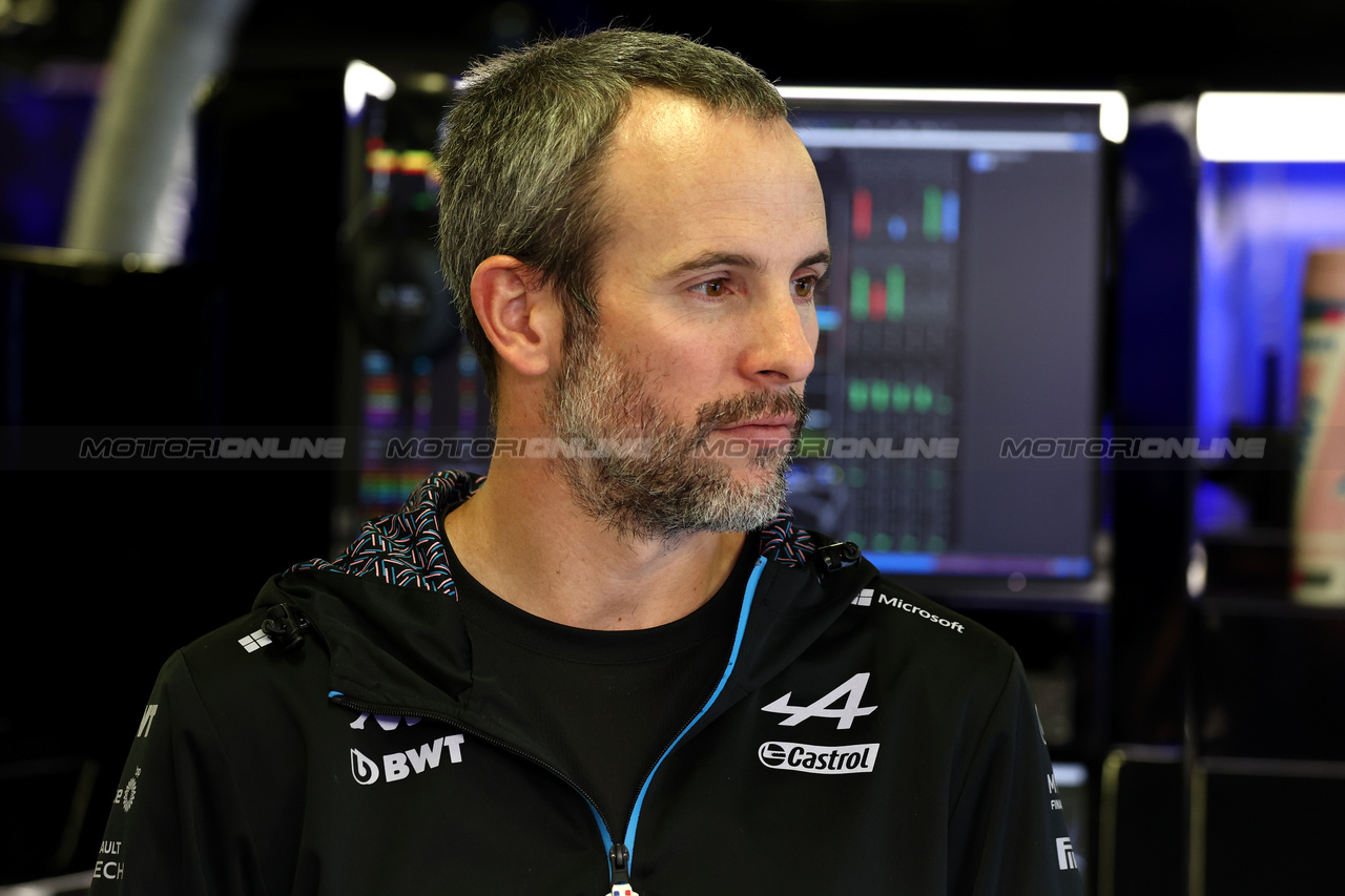 GP MESSICO, Jon Abbott (GBR) Alpine F1 Team Gara Engineer.

26.10.2023. Formula 1 World Championship, Rd 20, Mexican Grand Prix, Mexico City, Mexico, Preparation Day.

- www.xpbimages.com, EMail: requests@xpbimages.com © Copyright: Moy / XPB Images