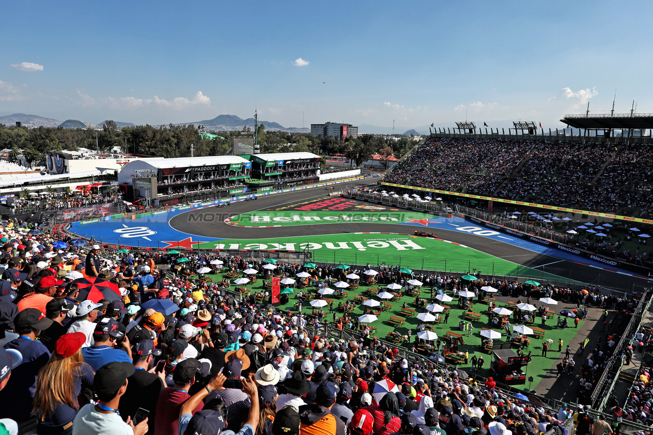GP MESSICO, Oscar Piastri (AUS) McLaren MCL60.

28.10.2023. Formula 1 World Championship, Rd 20, Mexican Grand Prix, Mexico City, Mexico, Qualifiche Day.

- www.xpbimages.com, EMail: requests@xpbimages.com © Copyright: Moy / XPB Images