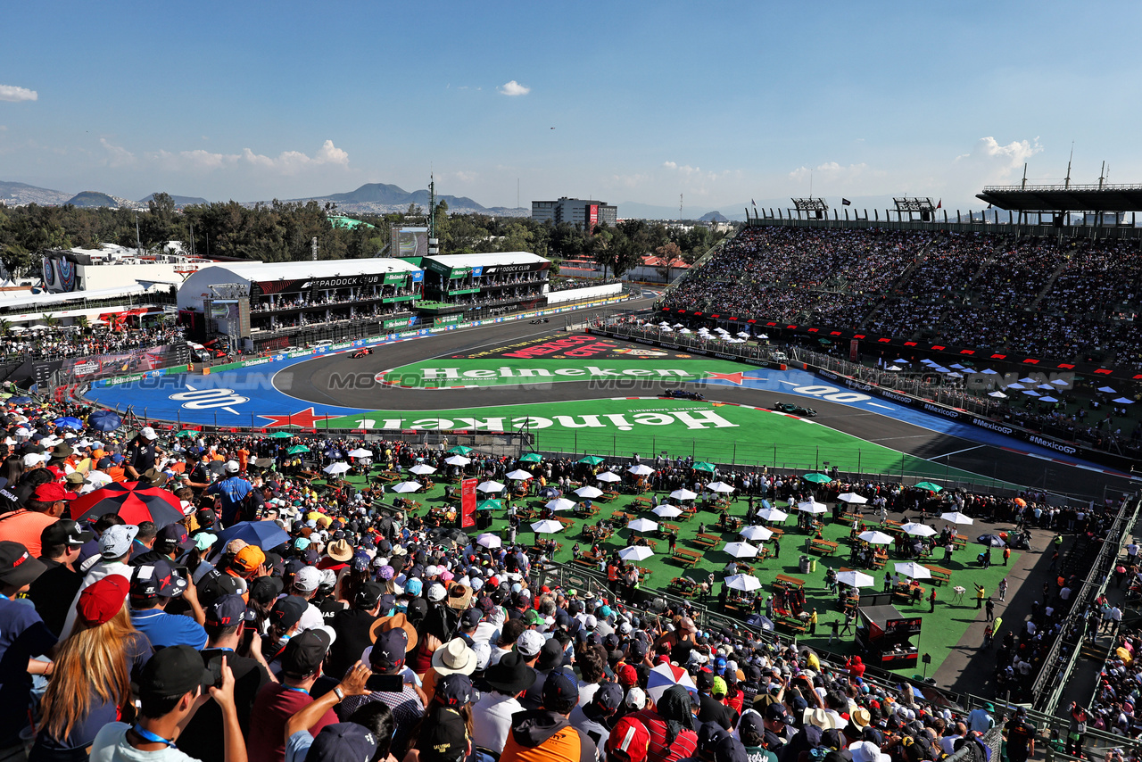 GP MESSICO, Fernando Alonso (ESP) Aston Martin F1 Team AMR23.

28.10.2023. Formula 1 World Championship, Rd 20, Mexican Grand Prix, Mexico City, Mexico, Qualifiche Day.

- www.xpbimages.com, EMail: requests@xpbimages.com © Copyright: Moy / XPB Images
