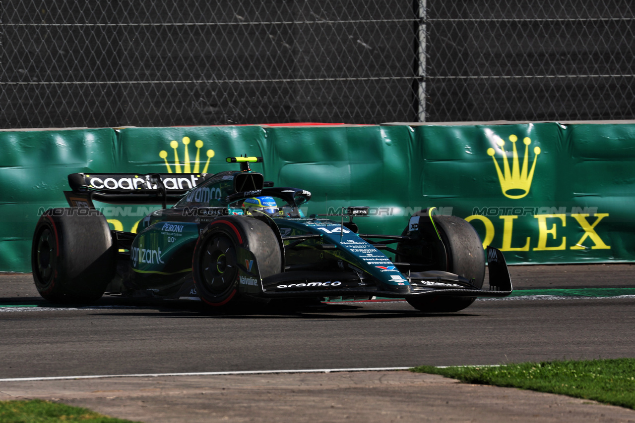 GP MESSICO, Fernando Alonso (ESP) Aston Martin F1 Team AMR23 spins during qualifying.

28.10.2023. Formula 1 World Championship, Rd 20, Mexican Grand Prix, Mexico City, Mexico, Qualifiche Day.

 - www.xpbimages.com, EMail: requests@xpbimages.com © Copyright: Coates / XPB Images